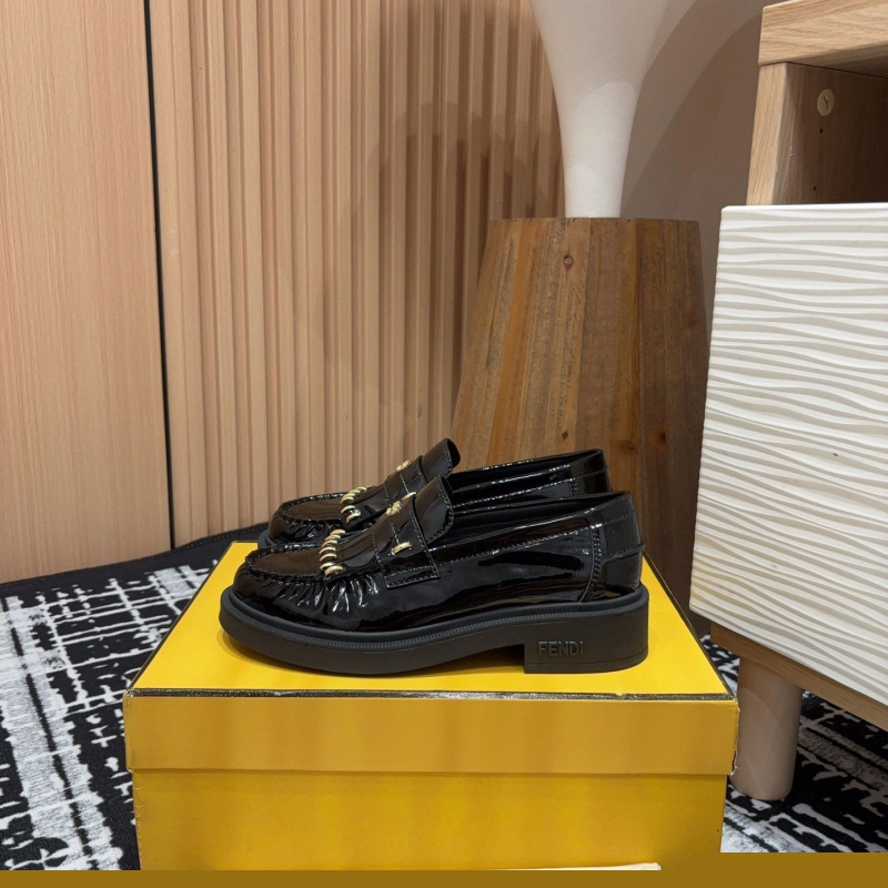 F**di leather shoes